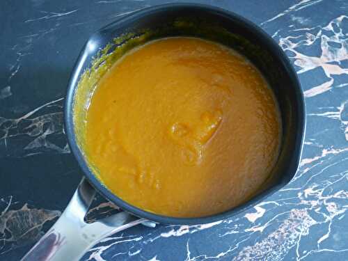 SOUPE DE CAROTTES AU CURRY