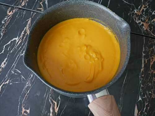 SOUPE DE CAROTTES AU LAIT DE COCO