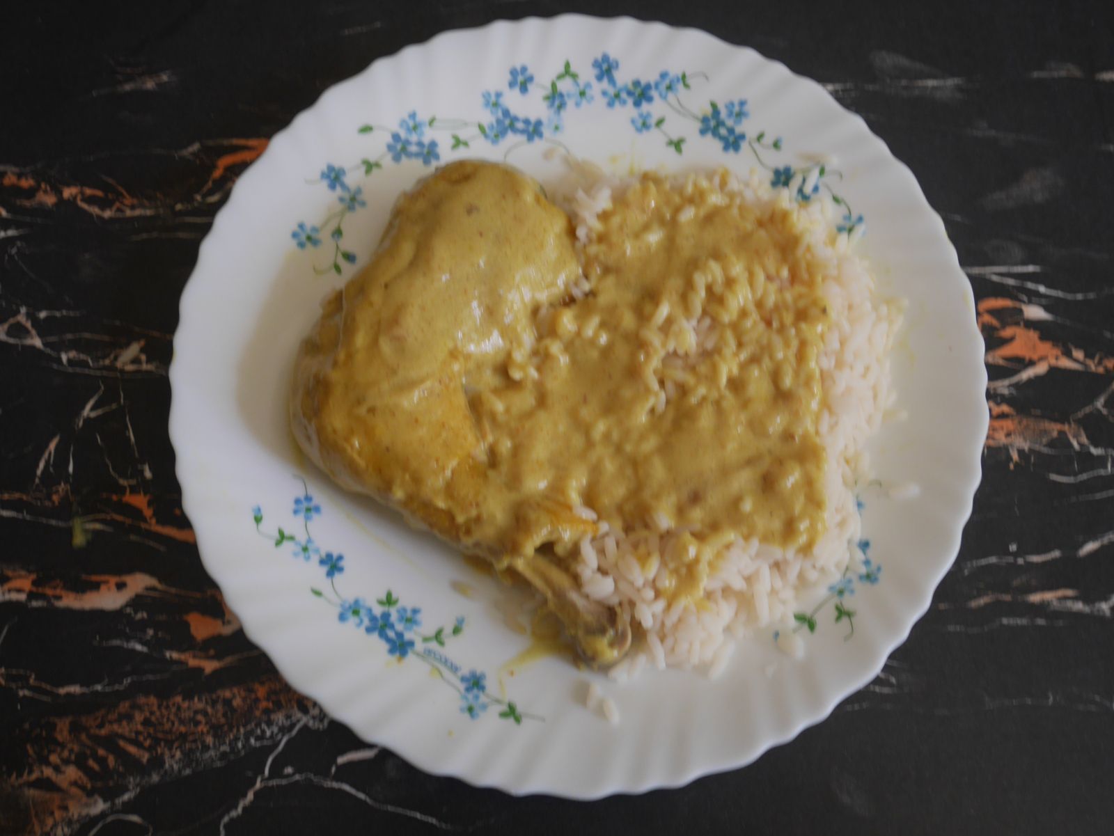 POULET AU LAIT DE COCO ET CURRY