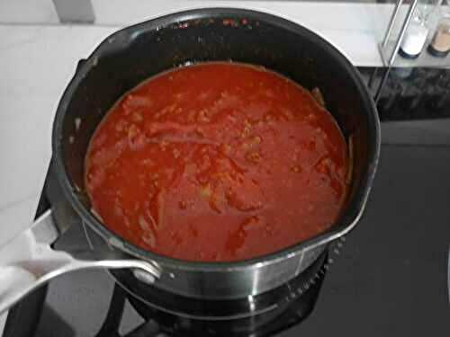 SAUCE TOMATE RAPIDE (Pour raviolis, gnocchi, pâtes)