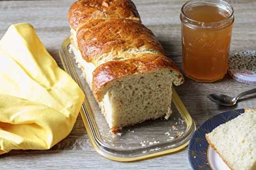 Pain au lait parfumé à la fleur d'oranger