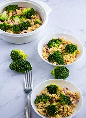 Pâtes brocoli sauce cacahuète, soja et sésame