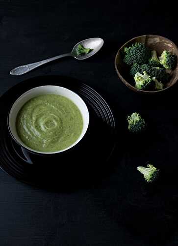 Velouté de brocoli au roquefort, sain et gourmand