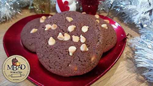 Cookies au cacao et pépites de chocolat blanc