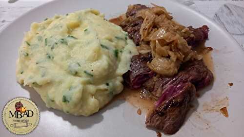 Bavette à l'échalote et sa purée de pommes de terre à la ciboulette