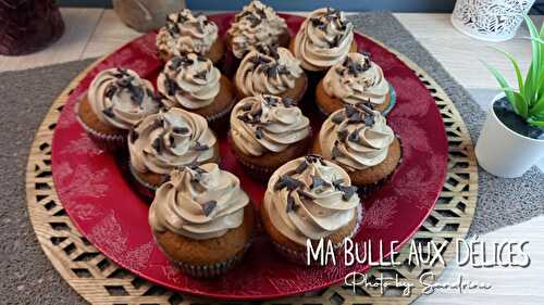 Cupcakes natures, ganache chocolat au lait