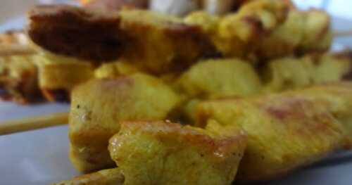 Brochettes de poulet au curcuma