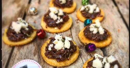 Mes toasts polenta/confit d'oignon (recette pour Noël d'ailleurs)