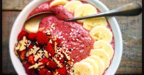 Mon smoothie bowl aux fruits rouges (et pas que)