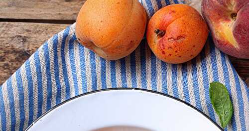 Notre cobbler aux pêches et un peu aux abricots