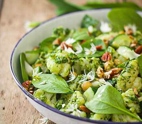 Notre salade de chou-fleur au pesto d'ail des ours