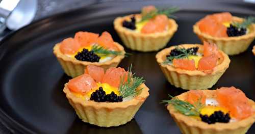 Apéro de fêtes : bouchées aux oeufs de caille et au saumon fumé