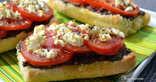 Bruschettas à la tapenade, tomates, feta et épices grecques... l'été continue !