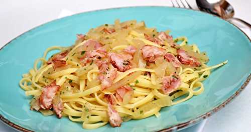 Linguine aux oignons fondants et au lard fumé