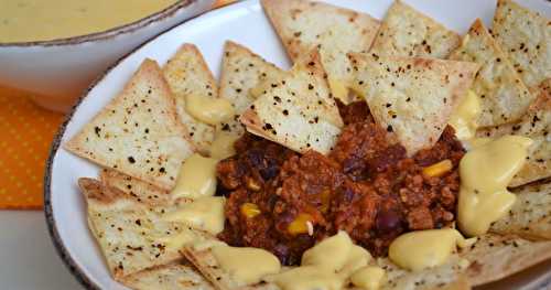 Nachos sauce cheddar et chili con carne