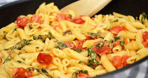 One pan pasta de minis pennes aux tomates, roquette et mozzarella