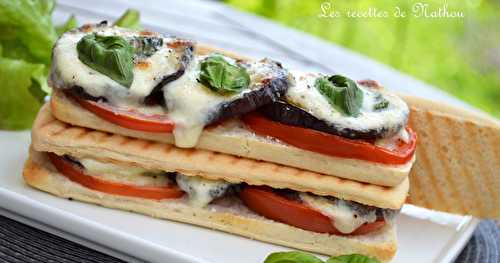 Panini aux aubergines, tomates et mozzarella