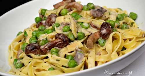 Pâtes tagliatelle aux champignons, échalotes et petits pois