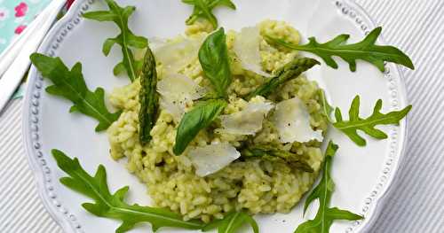 Risotto printanier au pesto d'asperges vertes, de roquette et basilic