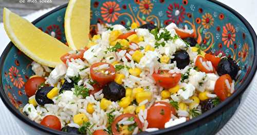 Salade de riz aux tomates cerise, maïs, olives et feta...