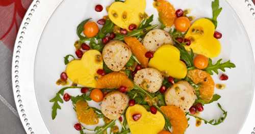 Salade de saint-jacques, mangue et clémentine, sauce passion et miel