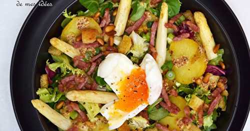 Salade tiède aux pommes de terre, asperges, lardons et oeuf mollet... vinaigrette à la moutarde