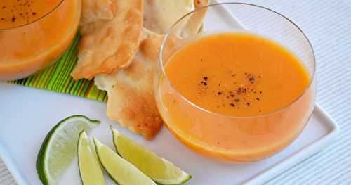 Soupe veloutée de courgette jaune "ronde de Nice" et tomates du jardin ...