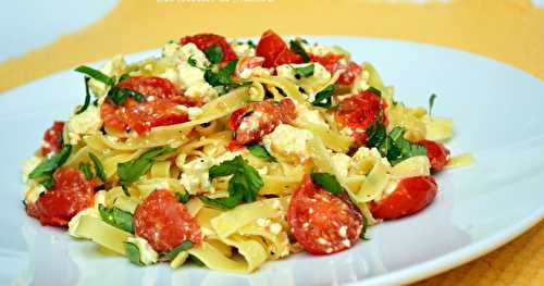 Tagliatelle à la feta, tomates cerise et basilic... tout simplement !