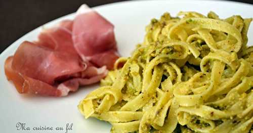 Tagliatelle au pesto de pistaches et parmesan