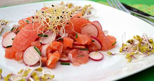 Tartare de saumon fumé aux radis et pamplemousse rose