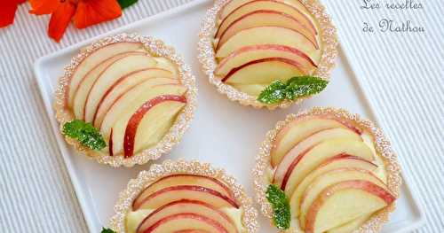 Tartelettes aux pêches et crème à l'amaretto