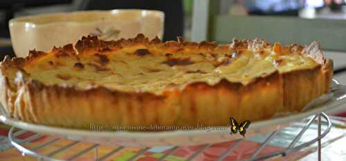 Flan pâtissier avec la pâte sucrée