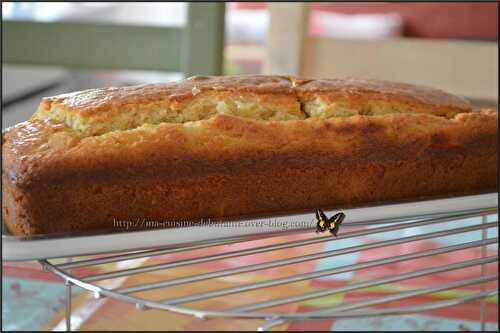 Gâteau moelleux aux pommes et yaourt fraise