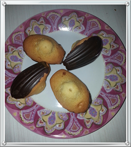 Madeleine au beurre demi-sel et coque en chocolat