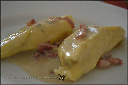 Quenelles à la sauce roquefort