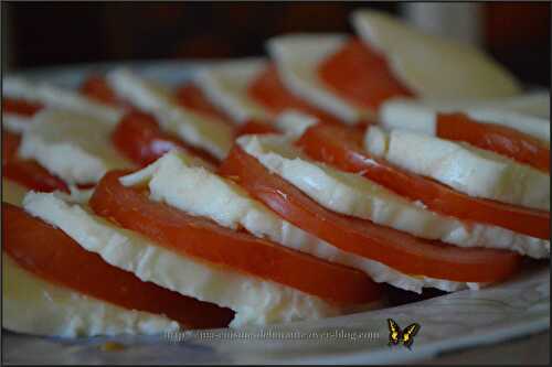 Une petite entrée tomates mozzarella