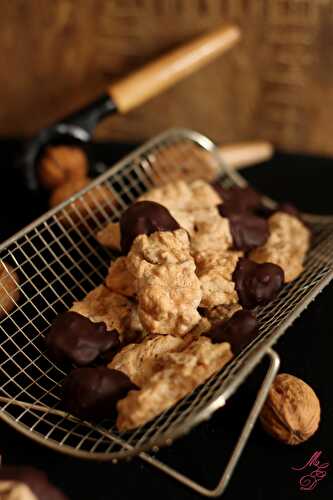 Biscuits meringués aux noix de Grenoble