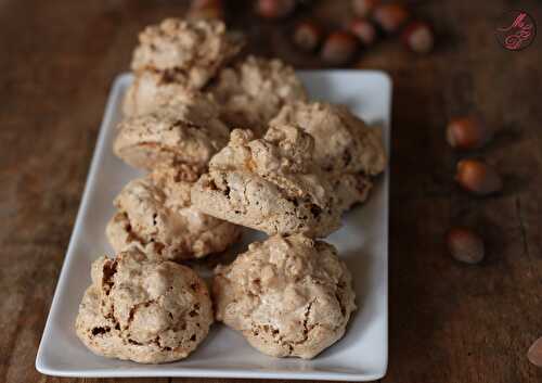 Brutti ma buoni (biscuits meringués aux noisettes)