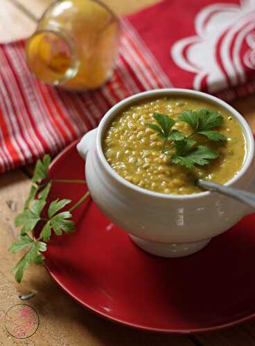 Dahl de pois cassés et lentilles corail au curry et lait de coco