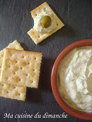 Dip apéro : crème de ricotta aux olives vertes