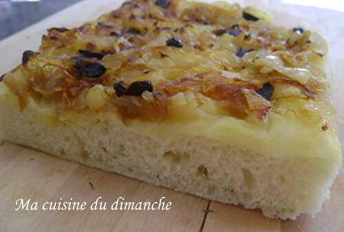 Focaccia della mia nonna (aux oignons & olives noires)