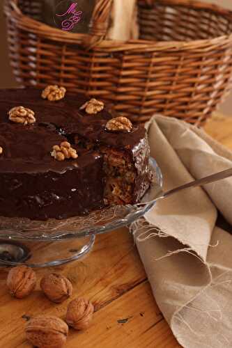 Gâteau aux noix, pommes et chocolat