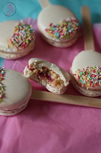 Macarons au chocolat Dulcey et framboise