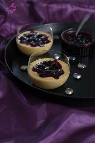 Mousse de mangue au coulis de cassis