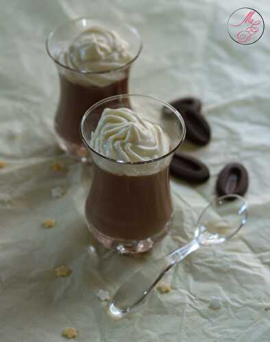 Petites mousses au chocolat & crème montée à la vanille