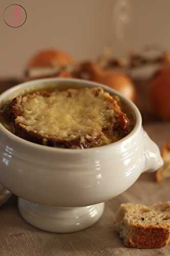 Soupe à l’oignon gratinée