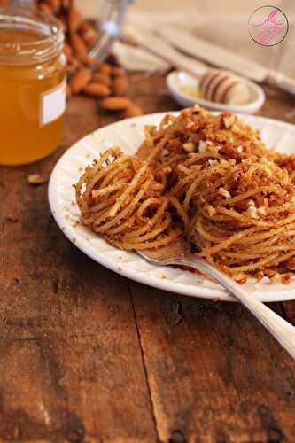 Spaghetti col miele di Butera « pasta cò meli » (recette sicilienne)
