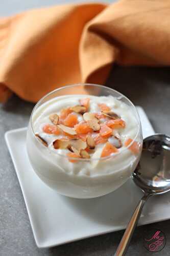 Velouté de chou-fleur, truite fumée et amandes