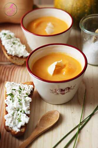Velouté de courge et sa tartine de chèvre frais/ciboulette