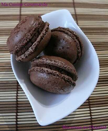 Macarons Chocolat Noir (meringue française et ganache simple)